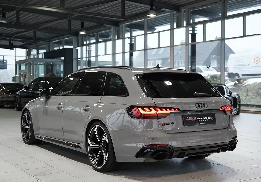 Audi RS4 RS Avant - Thumbnail 9