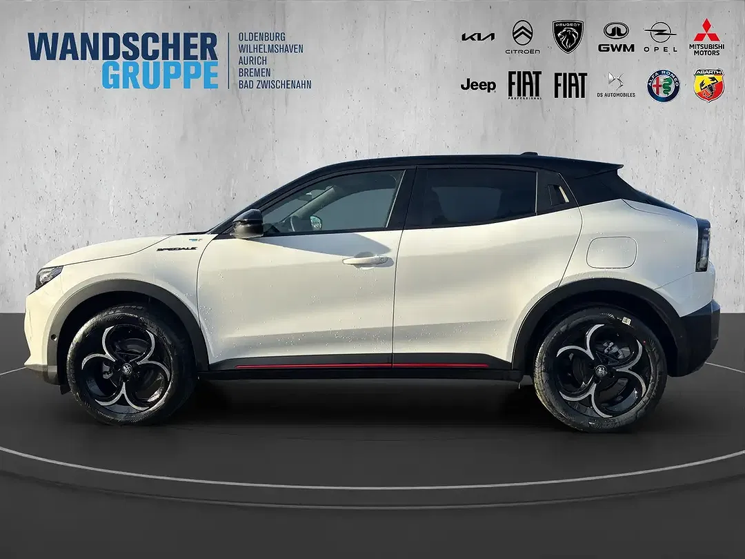 Alfa Romeo Junior 1.2 Ibrida Speciale - Thumbnail 4