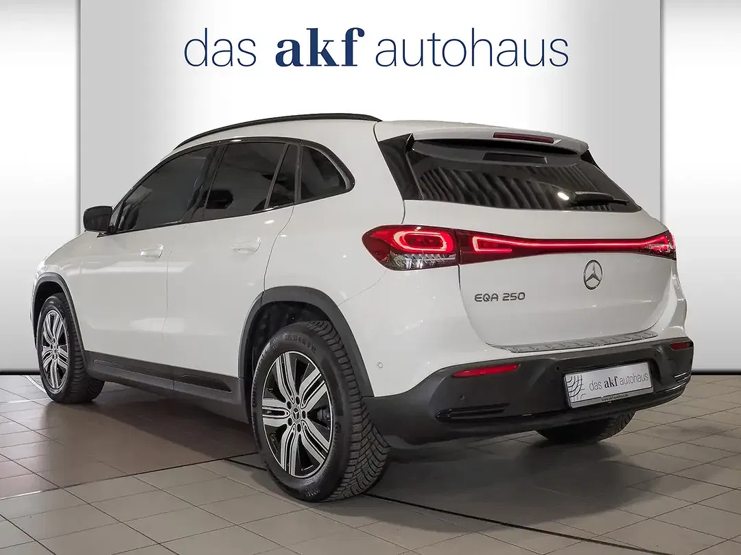 Mercedes-Benz EQA 250 - Thumbnail 6