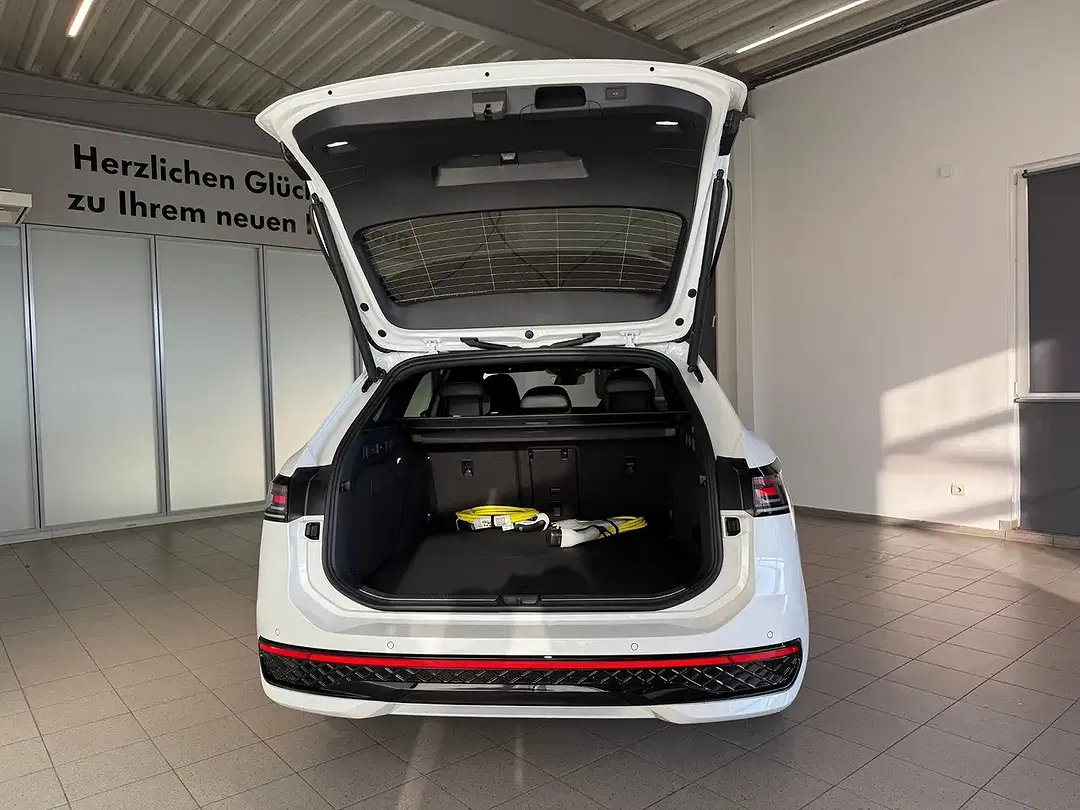 Volkswagen Passat 1.5 eHybrid R-Line - Thumbnail 15