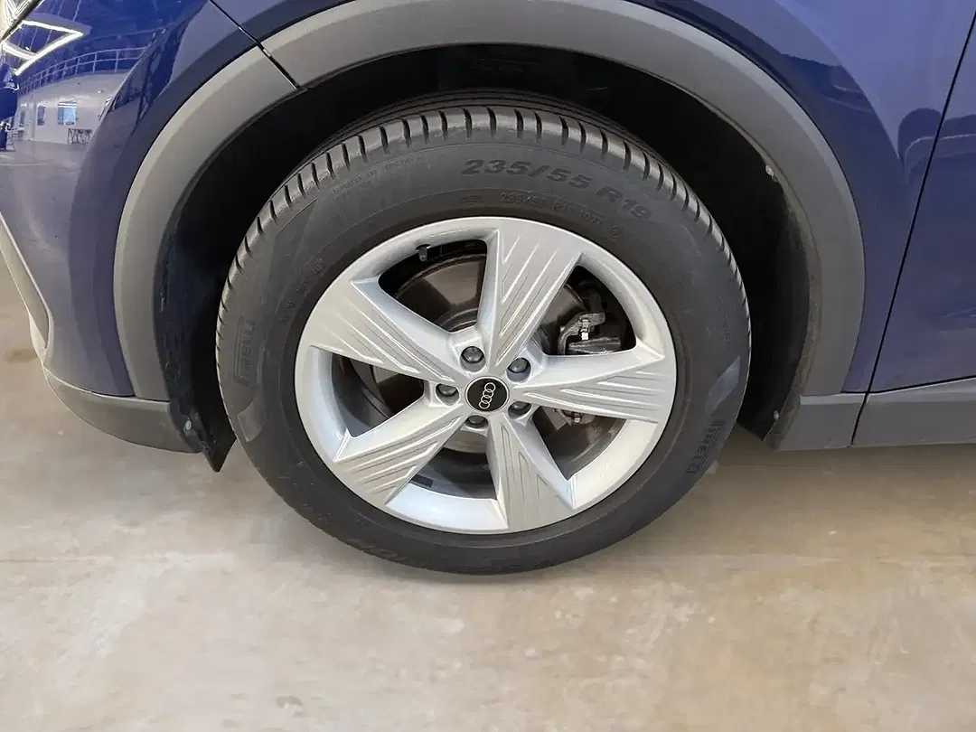 Audi Q4 e-tron 35 - Thumbnail 12