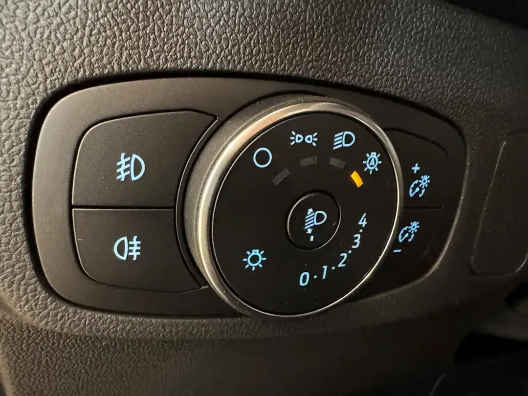 Ford Focus ST-Line X - Thumbnail 18