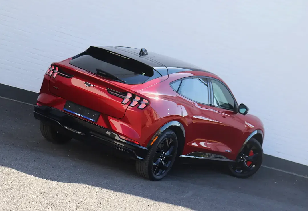 Ford Mustang Mach-E 4x4 Premium - Thumbnail 12