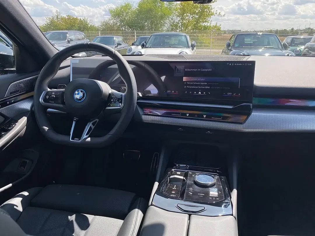 BMW 550 xDrive Touring M Sport - Thumbnail 10