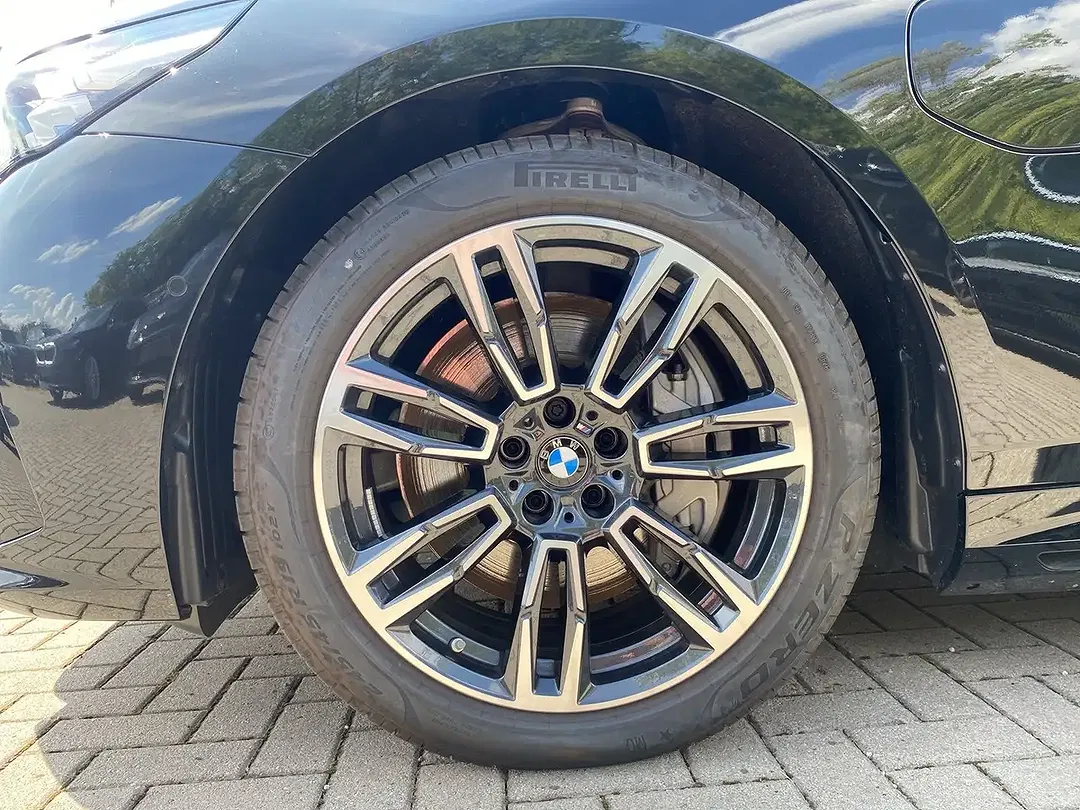 BMW 550 xDrive Touring M Sport - Thumbnail 3