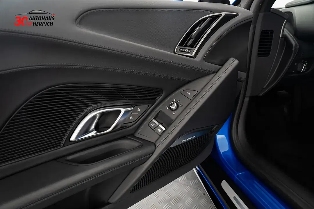 Audi R8 5.2 performance - Thumbnail 11