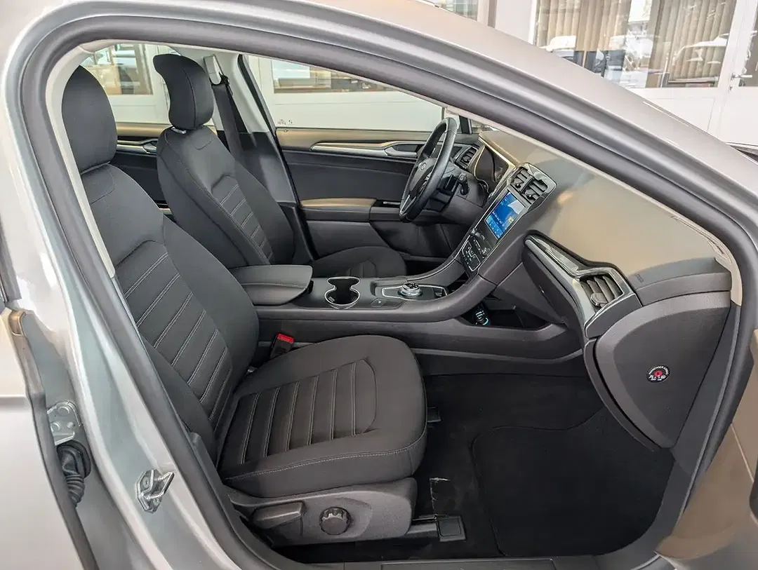 Ford Mondeo 2.0 AUT - Thumbnail 3