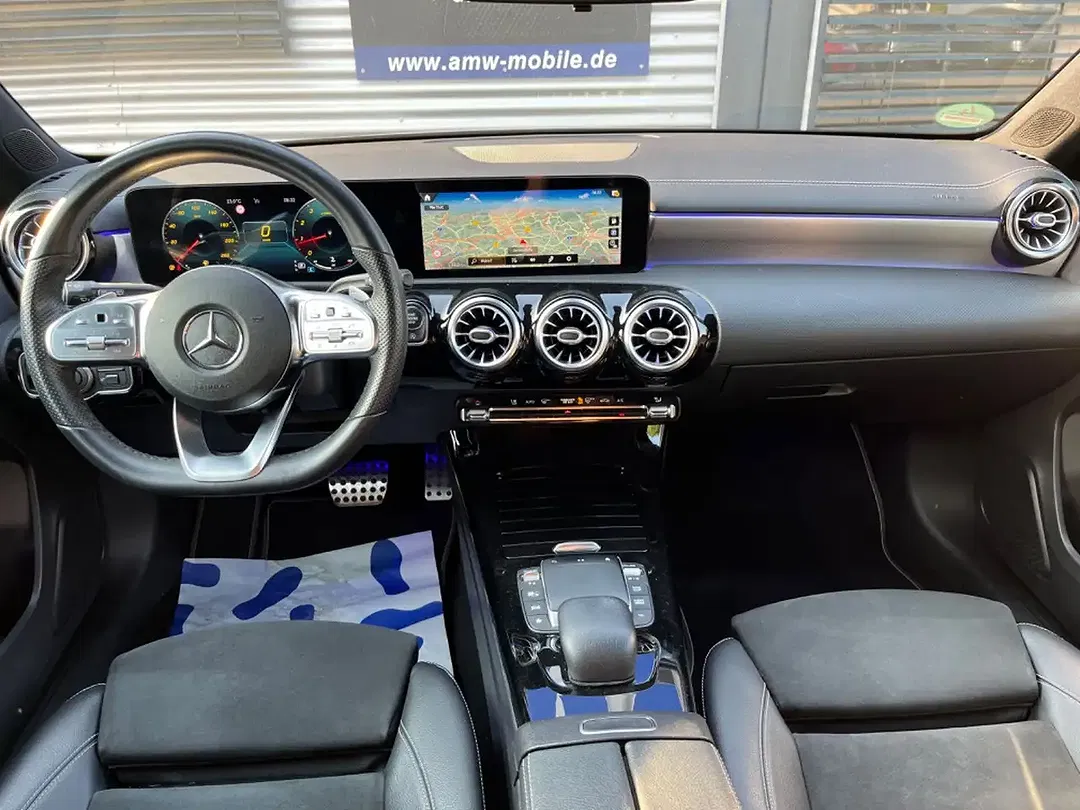 Mercedes-Benz A 200 MBUX AMG Line Night - Thumbnail 7