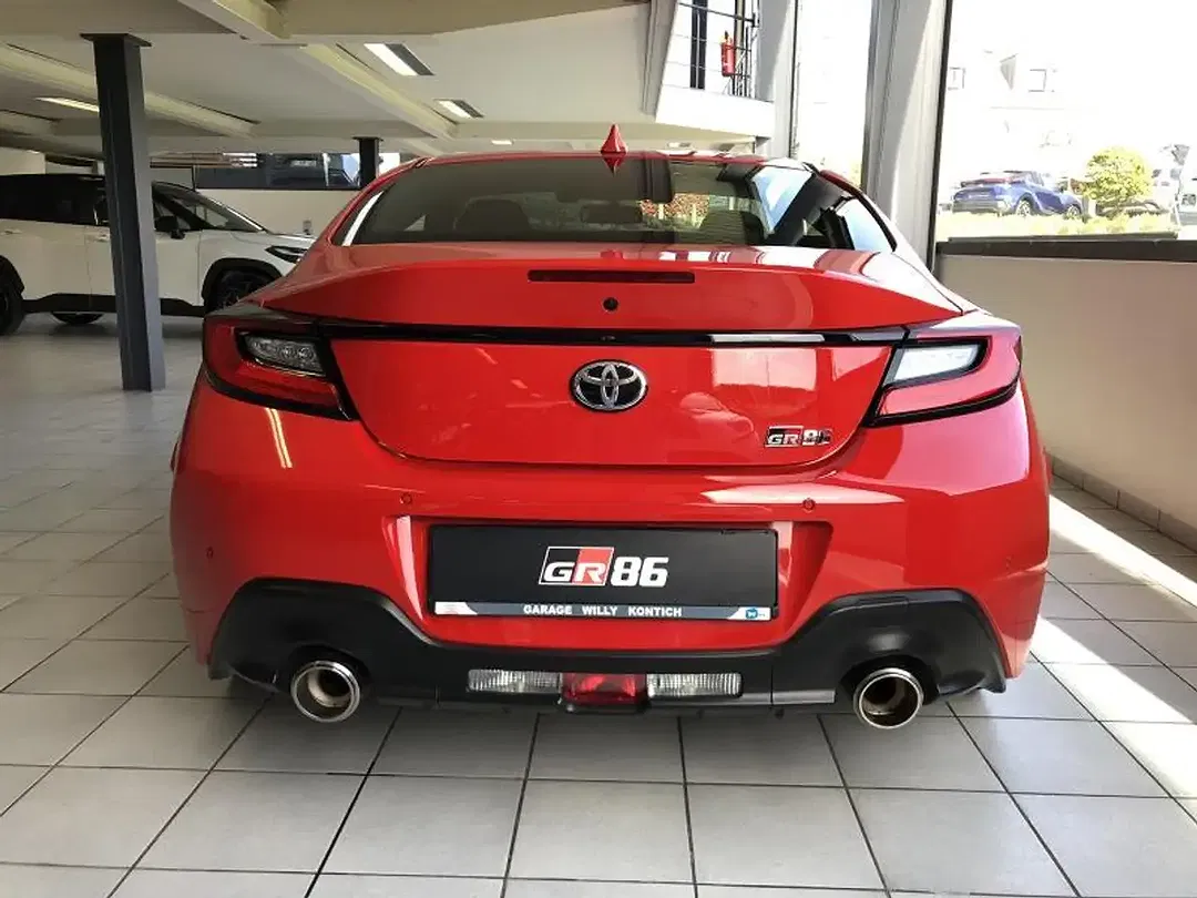 Toyota GR86 - Thumbnail 4