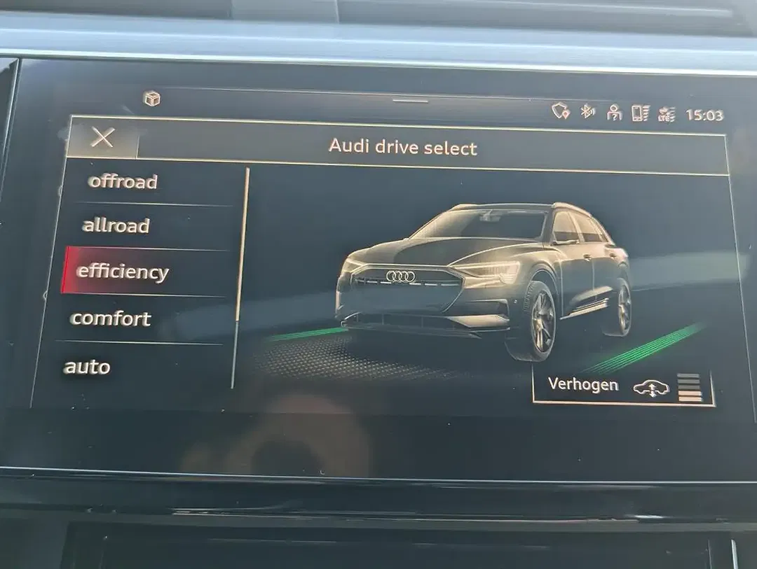 Audi SQ8 e-tron S line - Thumbnail 11