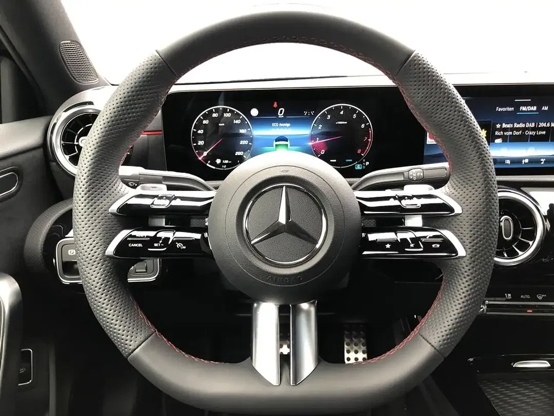 Mercedes-Benz A 180 AMG MBUX Night - Thumbnail 10
