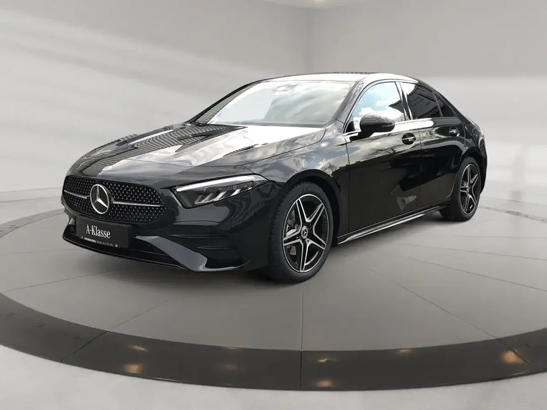 Mercedes-Benz A 180 AMG MBUX Night - Afbeelding 1