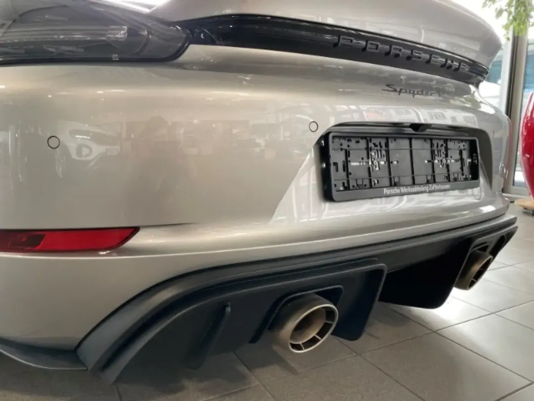 Porsche 718 Spyder RS - Thumbnail 13