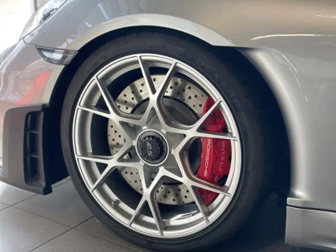 Porsche 718 Spyder RS - Thumbnail 14