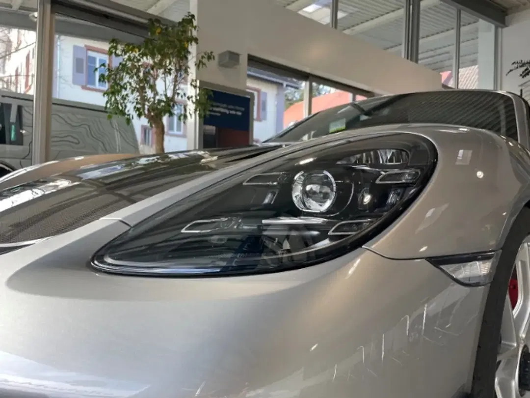 Porsche 718 Spyder RS - foto 15