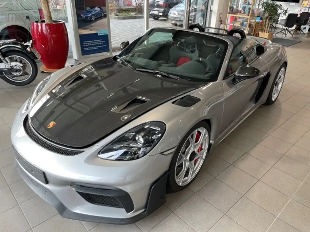 Porsche 718 Spyder RS - Thumbnail 4