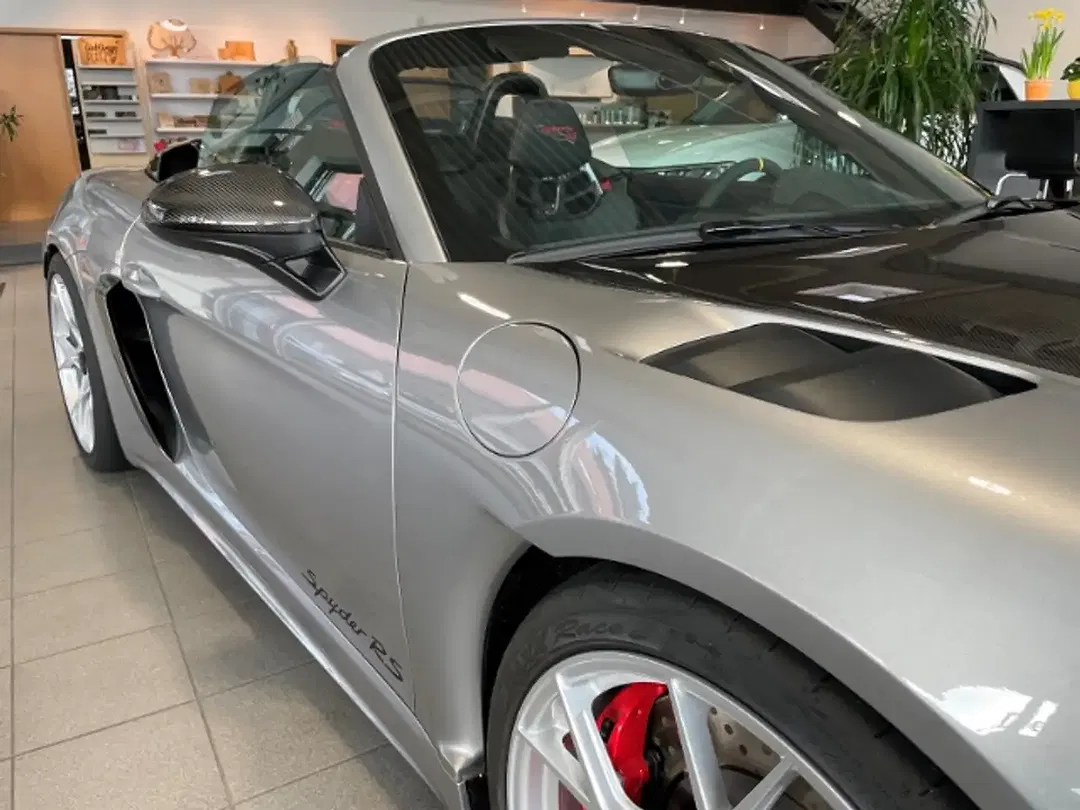 Porsche 718 Spyder RS - Thumbnail 8