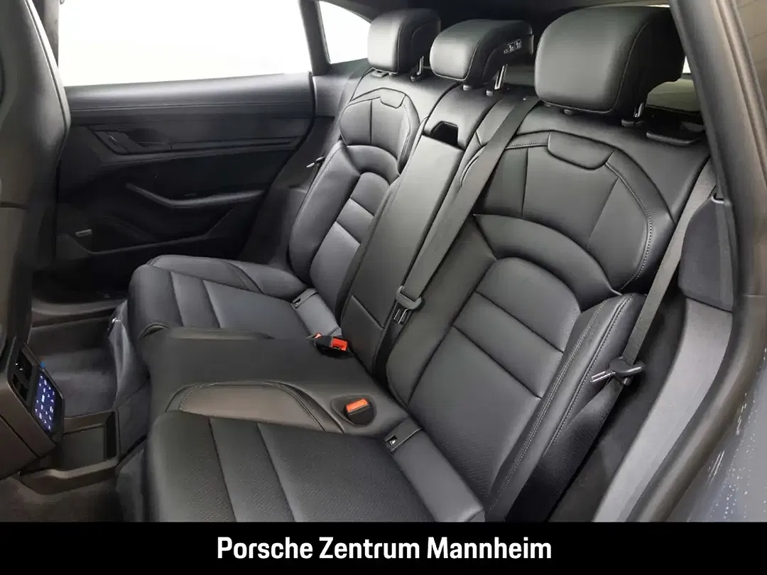 Porsche Taycan GTS Sport Turismo - Thumbnail 14