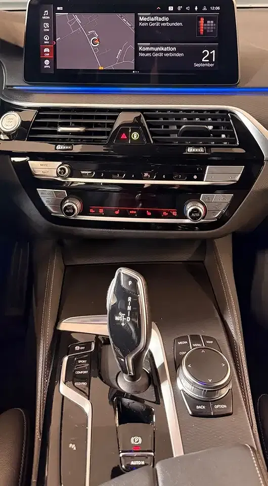 BMW 520 xDrive M Sport - Thumbnail 15