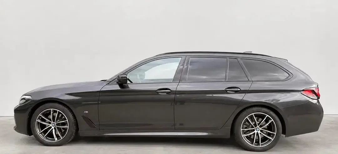 BMW 520 xDrive M Sport - Thumbnail 2