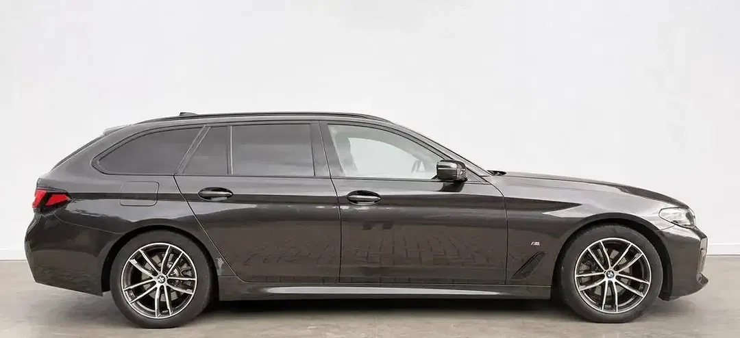 BMW 520 xDrive M Sport - Thumbnail 6
