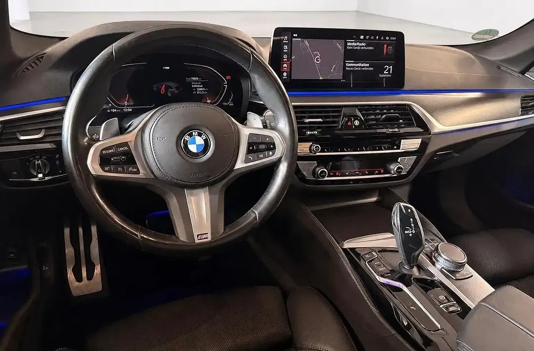BMW 520 xDrive M Sport - Thumbnail 8
