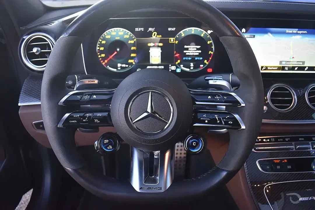 Mercedes-Benz E 63 AMG 4MATIC+ Burmester - Thumbnail 12