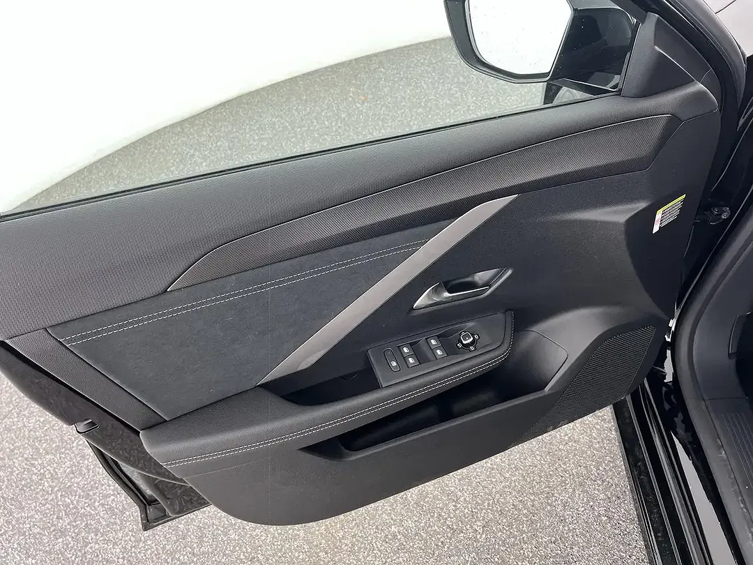 Opel Astra 1.2 GS - Thumbnail 11