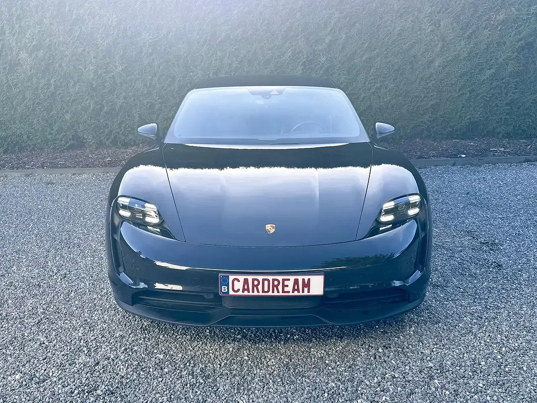 Porsche Taycan - Thumbnail 7