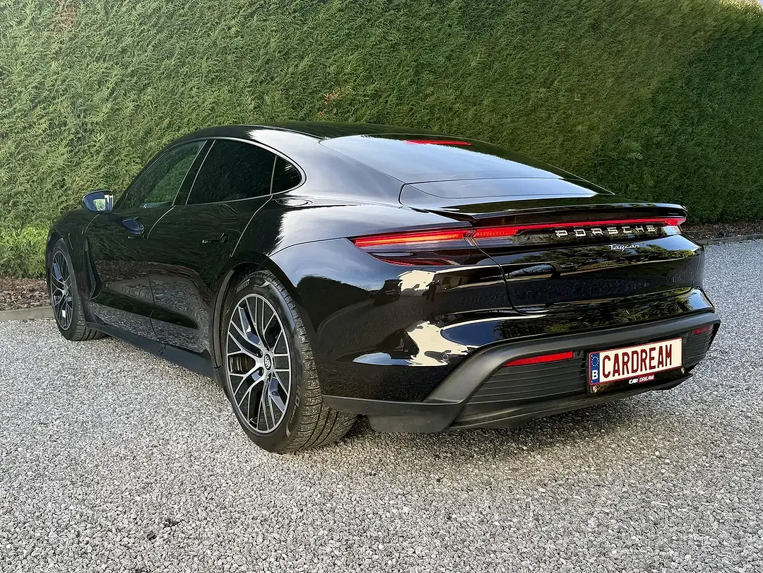Porsche Taycan - Thumbnail 9