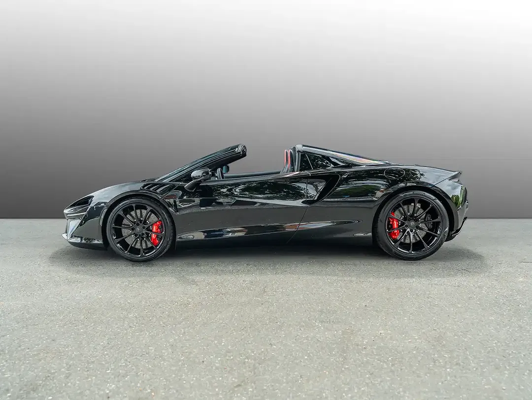 McLaren Artura - Thumbnail 3