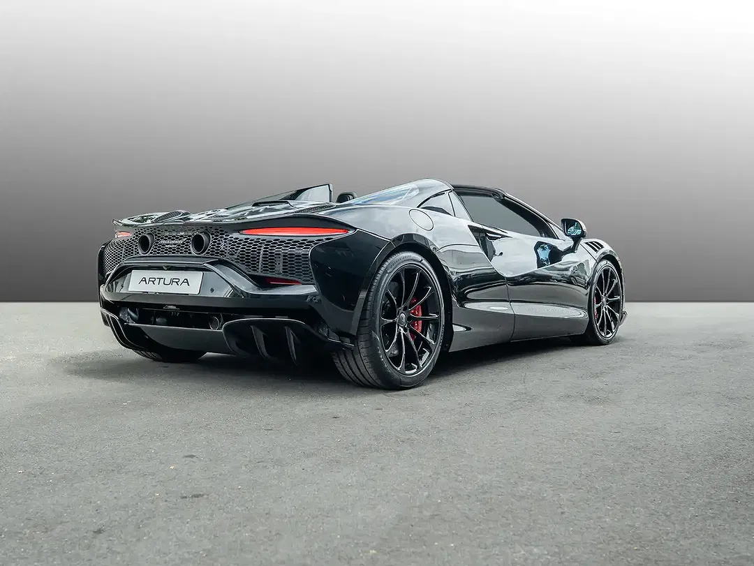 McLaren Artura - Thumbnail 4