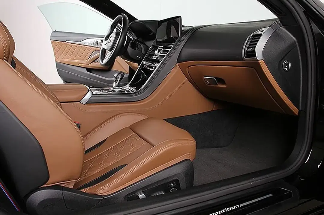 BMW M8 xDrive Competition Coupe - Thumbnail 4
