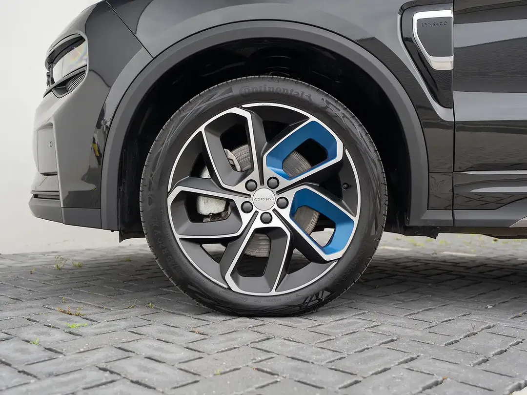 Lynk & Co 01 - Thumbnail 12