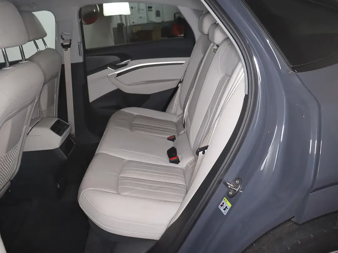 Audi Q8 e-tron quattro Sportback S line - Thumbnail 12