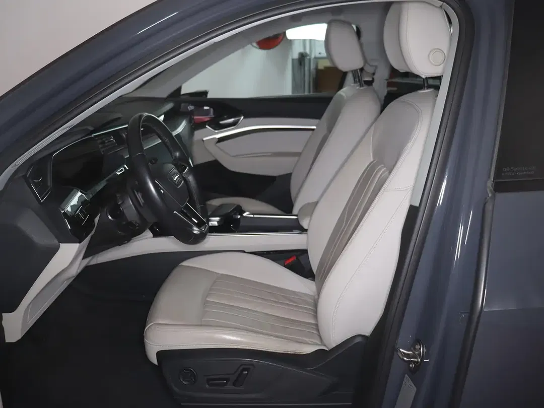 Audi Q8 e-tron quattro Sportback S line - Thumbnail 9