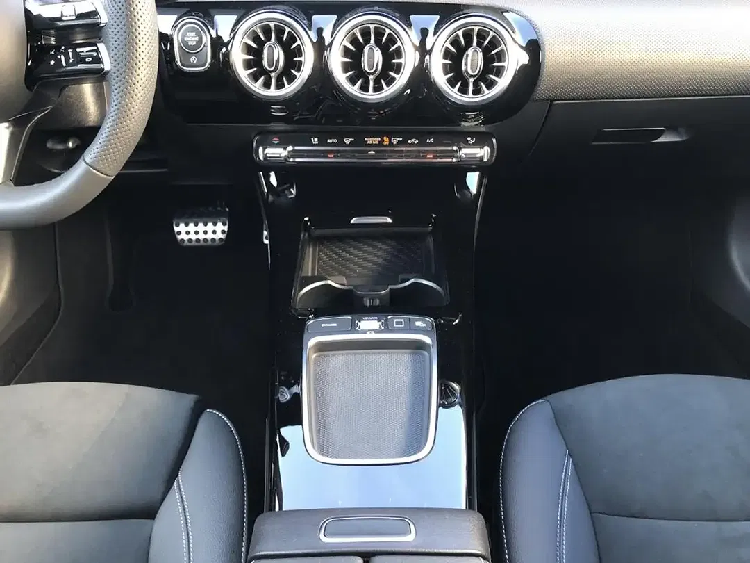 Mercedes-Benz CLA 220 AMG MBUX - Thumbnail 13