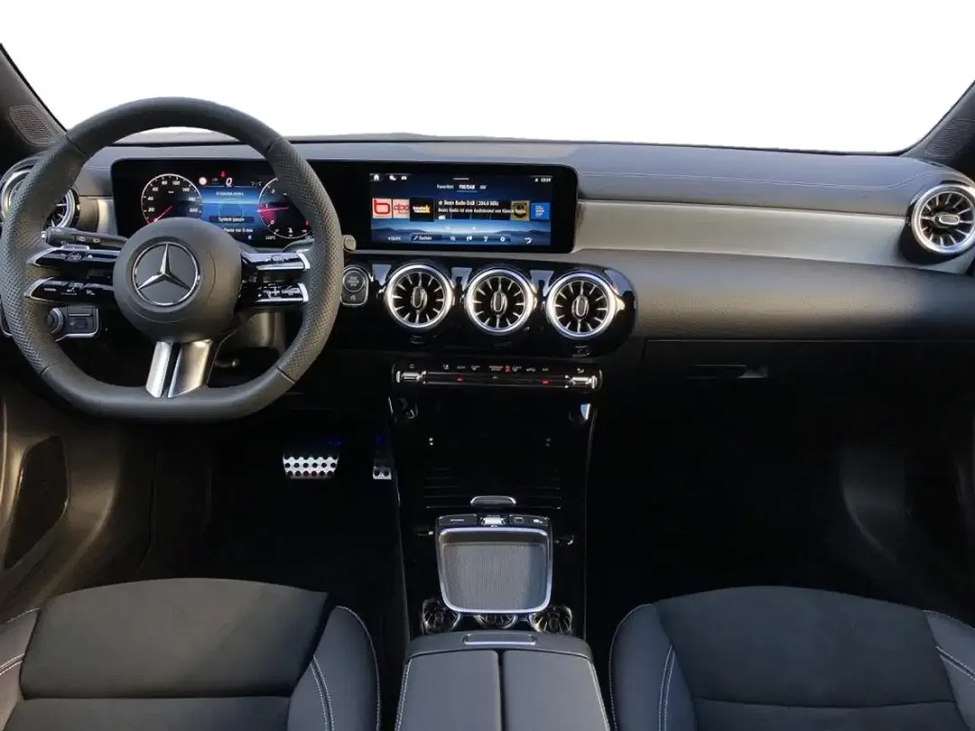 Mercedes-Benz CLA 220 AMG MBUX - Thumbnail 4