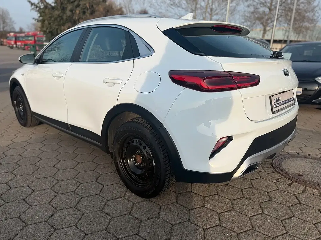 Kia XCeed Vision - Thumbnail 2