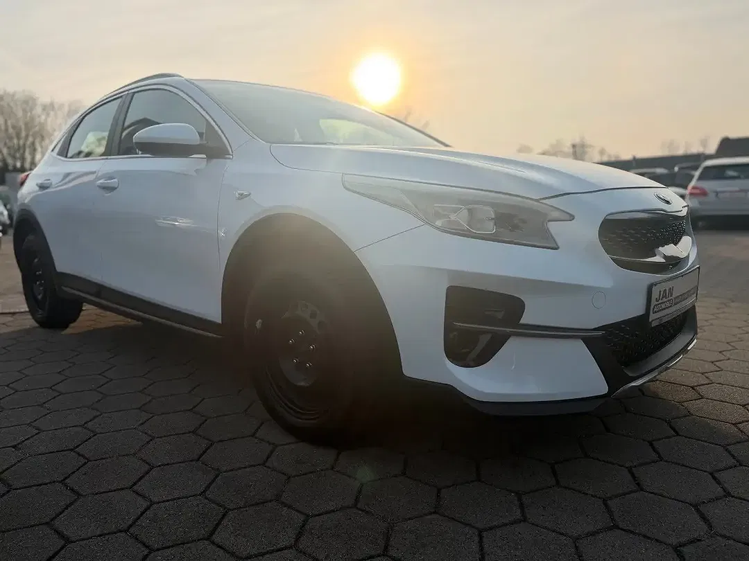 Kia XCeed Vision - Thumbnail 4
