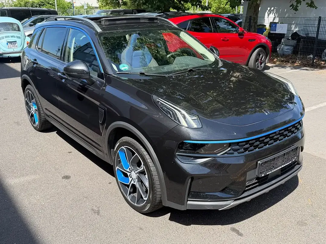 Lynk & Co 01 - foto 1