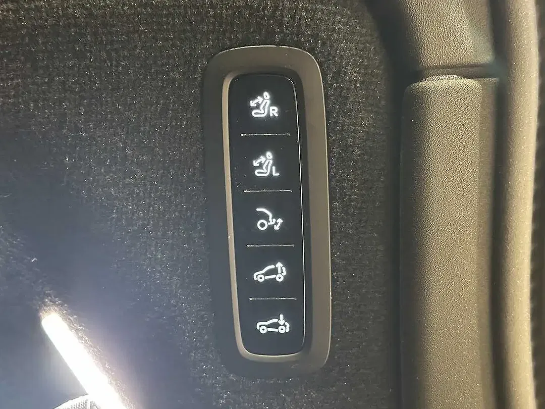 Volvo EX90 AWD Twin Motor Ultra - Thumbnail 17