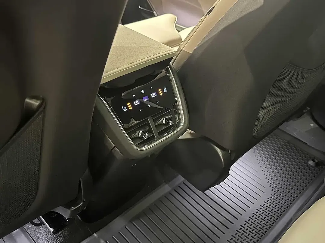 Volvo EX90 AWD Twin Motor Ultra - Thumbnail 6