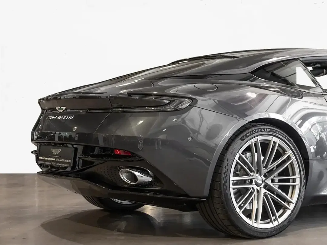 Aston Martin DB12 Coupe - foto 15