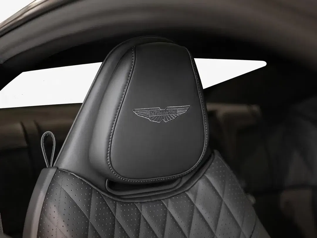 Aston Martin DB12 Coupe - Thumbnail 4