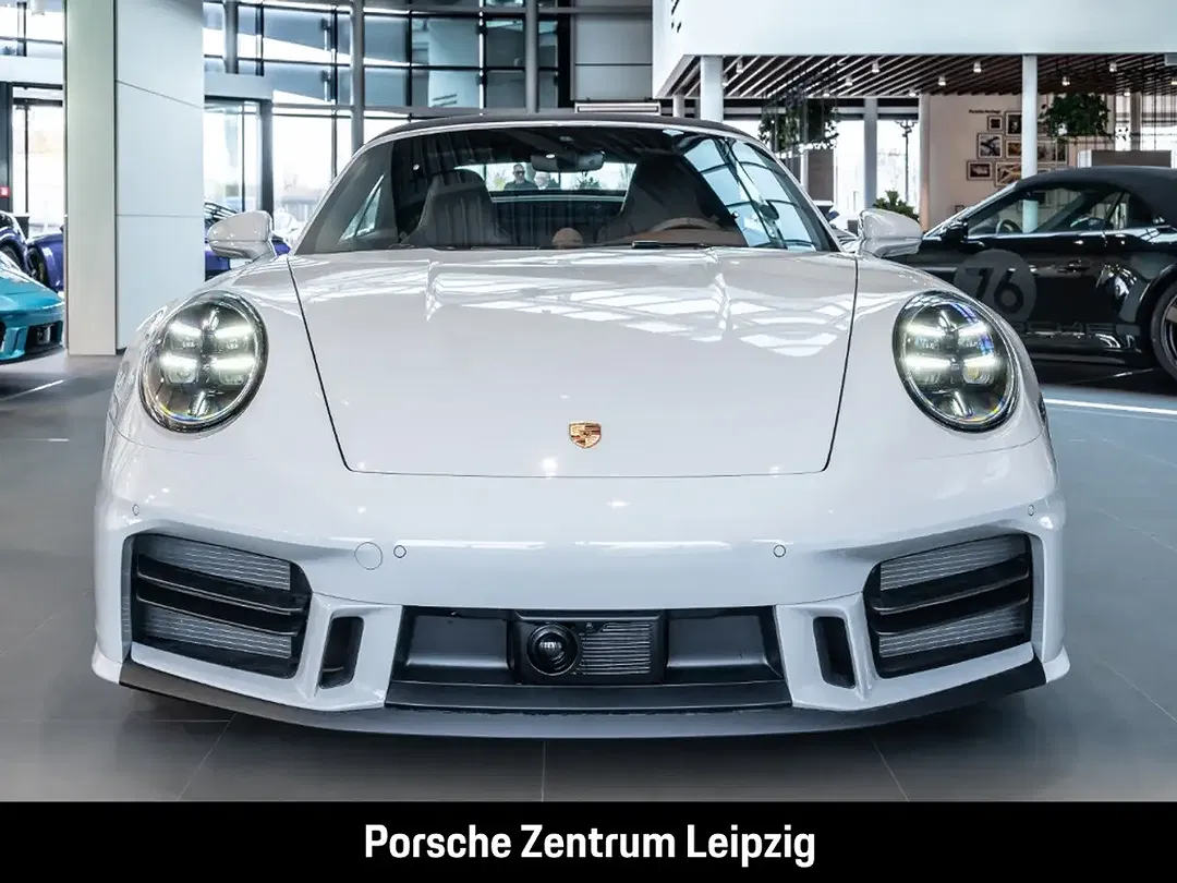 Porsche 992 Carrera 4S Cabriolet - Thumbnail 4