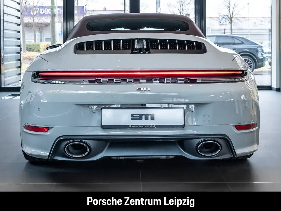 Porsche 992 Carrera 4S Cabriolet - Thumbnail 5