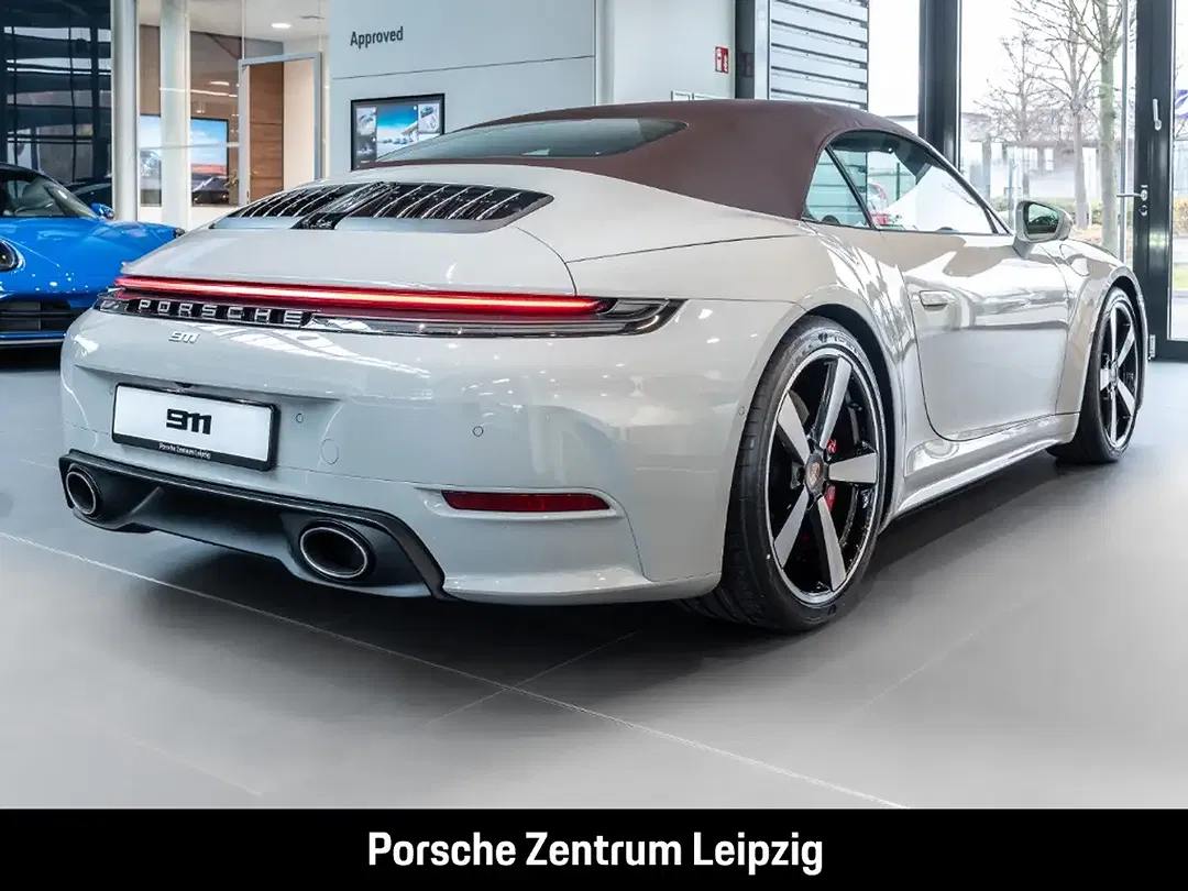 Porsche 992 Carrera 4S Cabriolet - Thumbnail 6