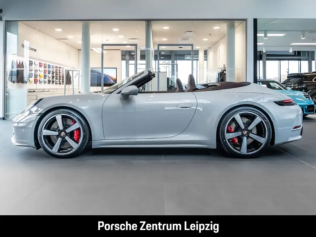 Porsche 992 Carrera 4S Cabriolet - Thumbnail 8