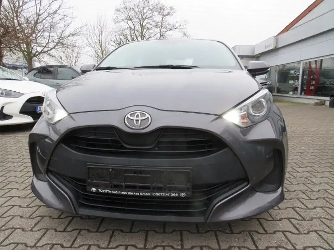 Toyota Yaris Comfort - foto 2